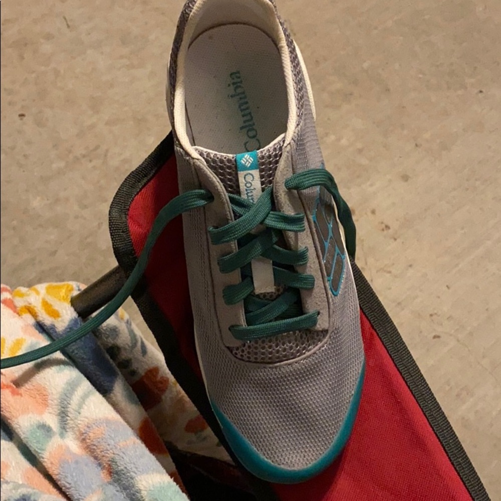 Men’s Columbia shoes size 6
